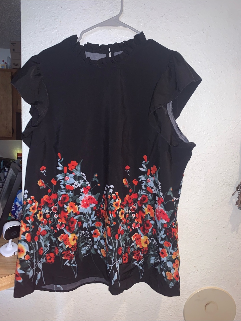 Women’s Black Floral Ruffle Sleeve Top